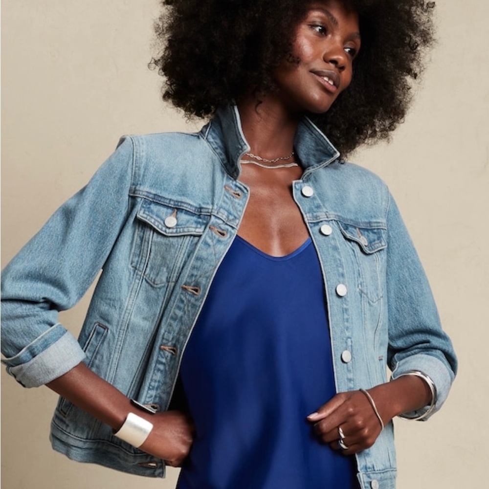Banana Republic cropped denim jacket. Never been worn. New with tags.